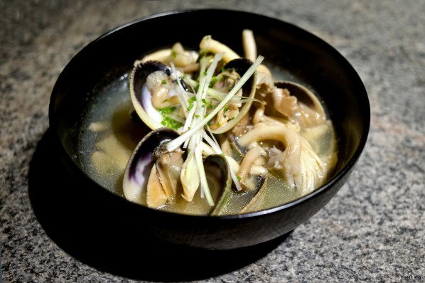 LeBinchotan 02 Little Neck Clams small